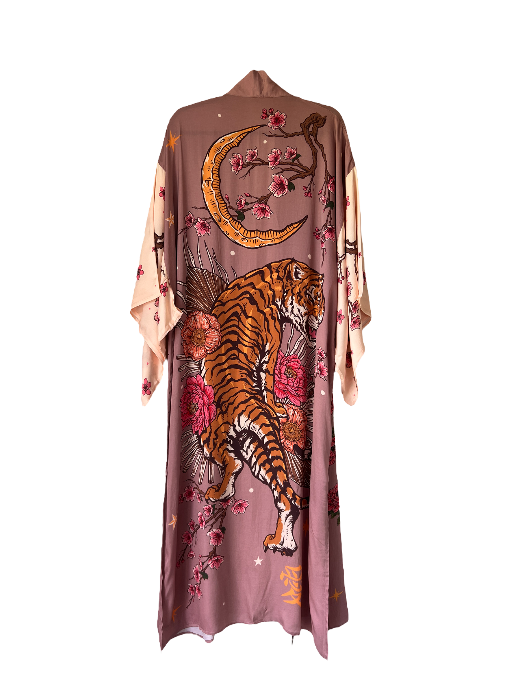 A dusty pink viscose silk kimono with a bohemian floral pattern and a central tiger design